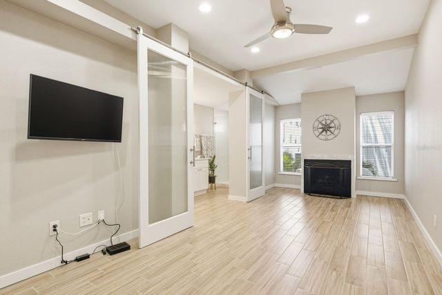 4811 BAYSHORE BOULEVARD 303, Tampa, FL 33611