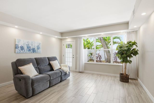 4811 BAYSHORE BOULEVARD 303, Tampa, FL 33611