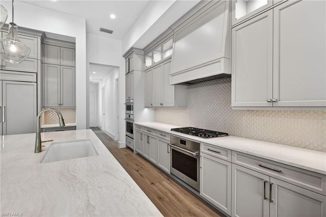 16803 Cabreo DR, Naples, FL 34110