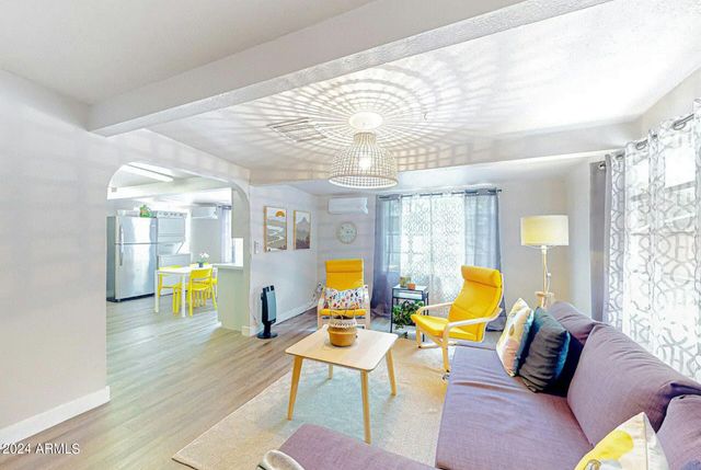 707 E UNIVERSITY Drive, Mesa, AZ 85203