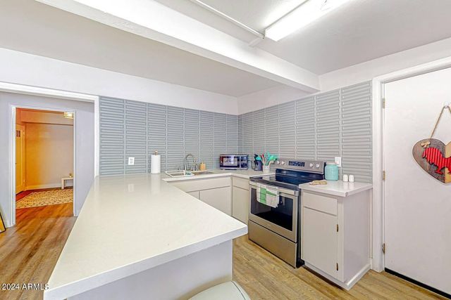 707 E UNIVERSITY Drive, Mesa, AZ 85203