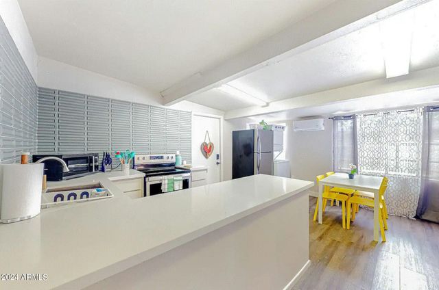 707 E UNIVERSITY Drive, Mesa, AZ 85203