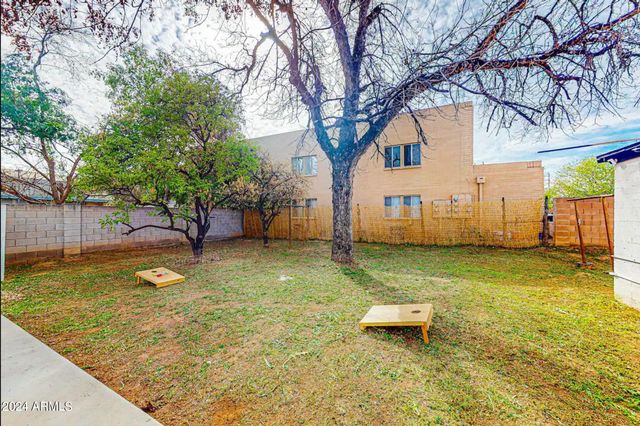 707 E UNIVERSITY Drive, Mesa, AZ 85203