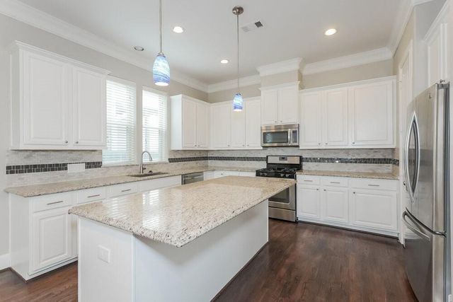 8724 Kempwood Drive, Houston, TX 77080