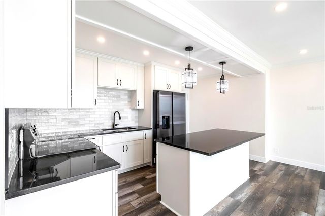 31 ISLAND WAY 703, Clearwater Beach, FL 33767