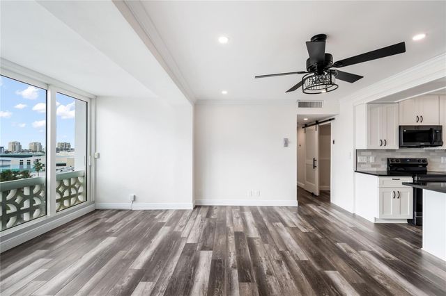 31 ISLAND WAY 703, Clearwater Beach, FL 33767