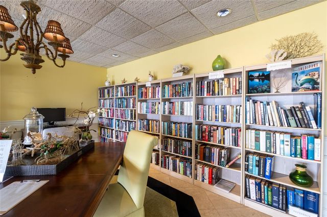 31 ISLAND WAY 703, Clearwater Beach, FL 33767