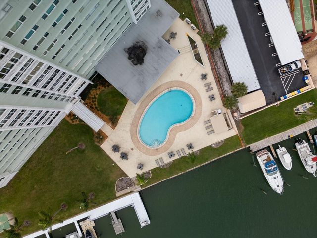 31 ISLAND WAY 703, Clearwater Beach, FL 33767