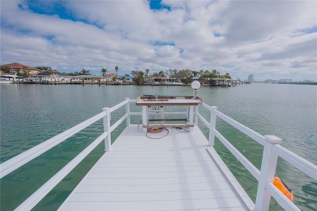 31 ISLAND WAY 703, Clearwater Beach, FL 33767