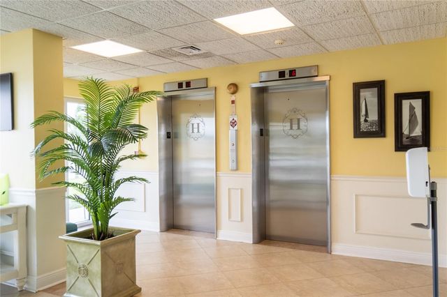 31 ISLAND WAY 703, Clearwater Beach, FL 33767