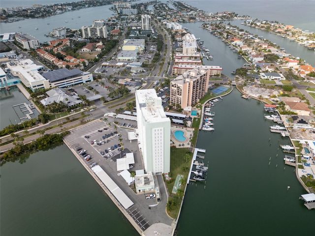 31 ISLAND WAY 703, Clearwater Beach, FL 33767