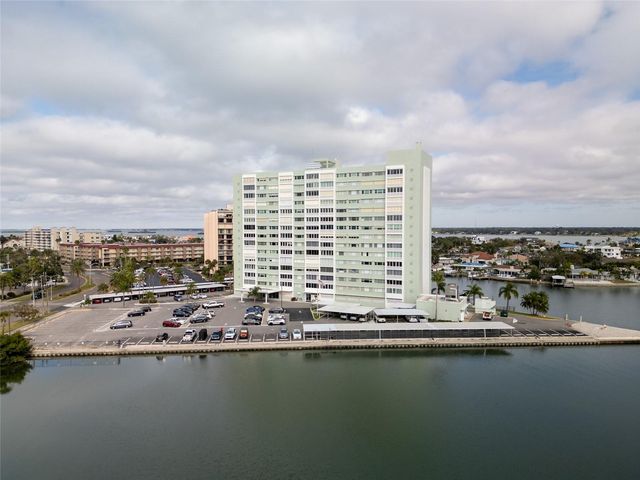 31 ISLAND WAY 703, Clearwater Beach, FL 33767