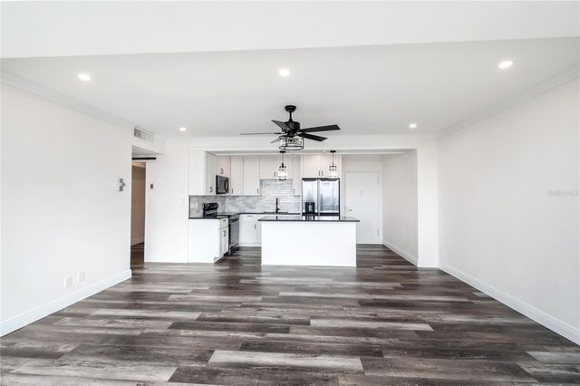 31 ISLAND WAY 703, Clearwater Beach, FL 33767