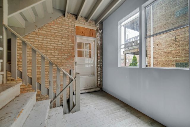 4834 W HENDERSON Street 1B, Chicago, IL 60641