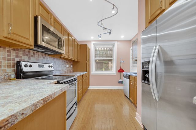 4834 W HENDERSON Street 1B, Chicago, IL 60641