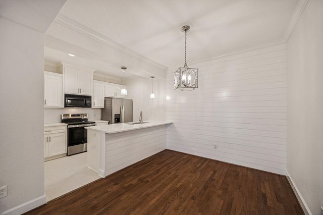 11711 Memorial Drive 127, Houston, TX 77024