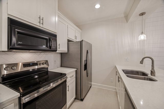 11711 Memorial Drive 127, Houston, TX 77024