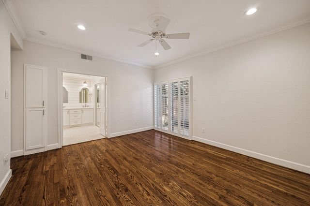 11711 Memorial Drive 127, Houston, TX 77024