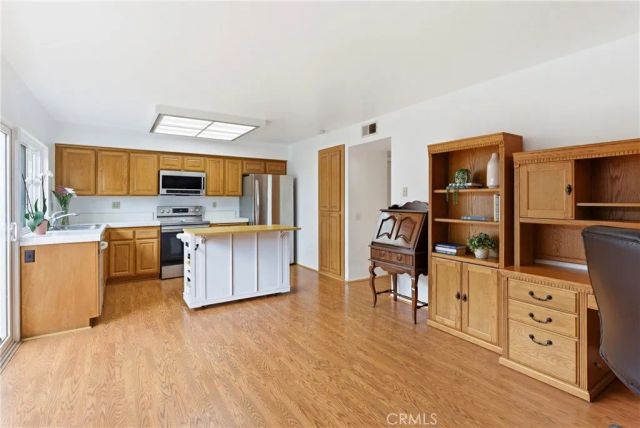 10466 Smoke River Court, Fountain Valley, CA 92708