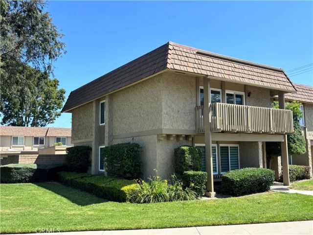 10466 Smoke River Court, Fountain Valley, CA 92708