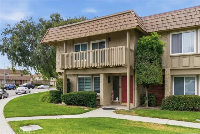 10466 Smoke River Court, Fountain Valley, CA 92708