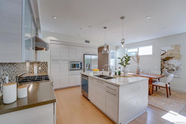 756 Bonair Street, La Jolla, CA 92037