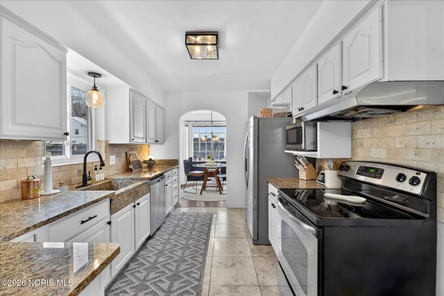 2644 Goddard Road, Toledo, OH 43606