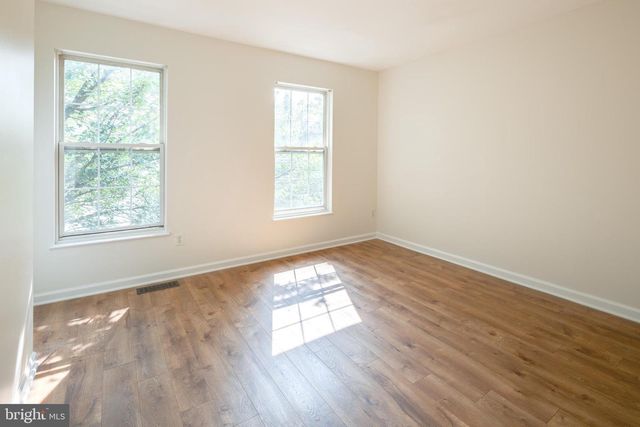 1832 TIGER LILY CIR, Woodbridge, VA 22192