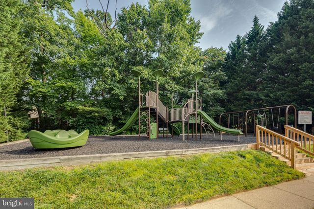 1832 TIGER LILY CIR, Woodbridge, VA 22192
