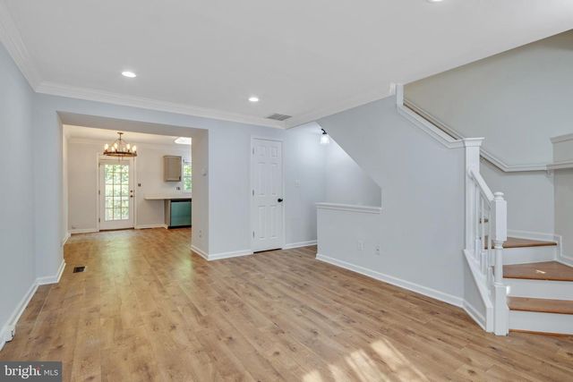 1832 TIGER LILY CIR, Woodbridge, VA 22192