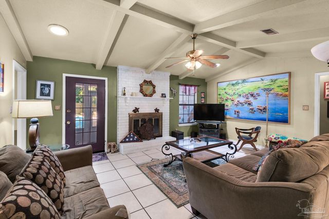 3924 Paradise Bay Dr, Gulf Breeze, FL 32563