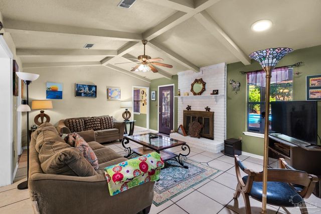 3924 Paradise Bay Dr, Gulf Breeze, FL 32563