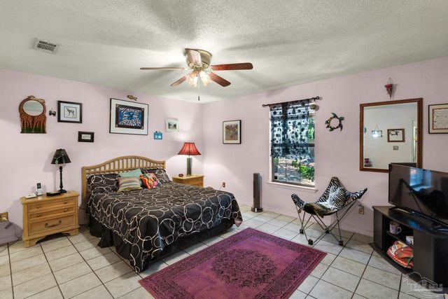 3924 Paradise Bay Dr, Gulf Breeze, FL 32563