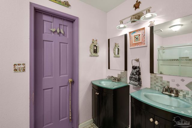 3924 Paradise Bay Dr, Gulf Breeze, FL 32563