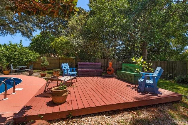 3924 Paradise Bay Dr, Gulf Breeze, FL 32563