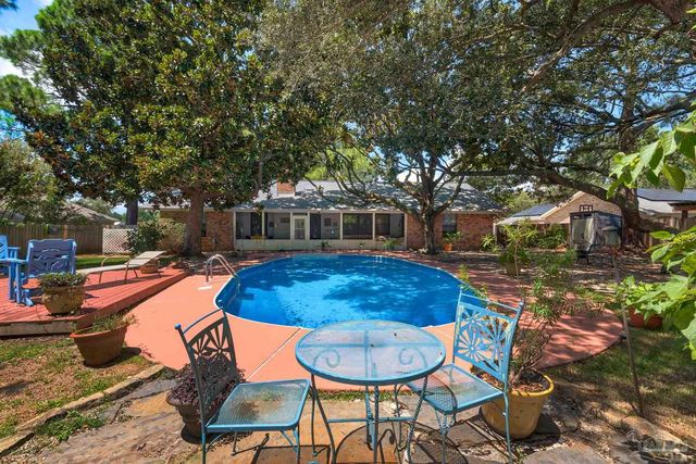 3924 Paradise Bay Dr, Gulf Breeze, FL 32563