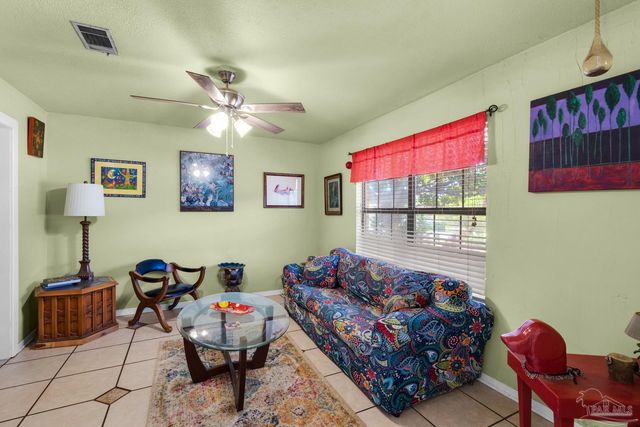 3924 Paradise Bay Dr, Gulf Breeze, FL 32563