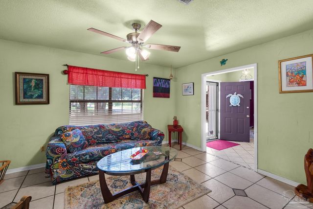 3924 Paradise Bay Dr, Gulf Breeze, FL 32563