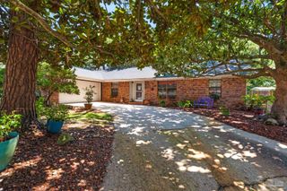 3924 Paradise Bay Dr, Gulf Breeze, FL 32563