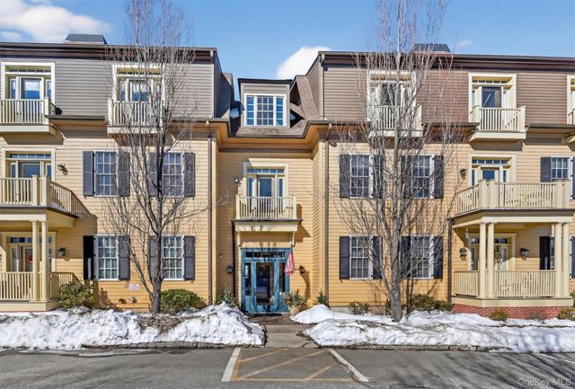 17 Cropsey Street 1D, Warwick, NY 10990