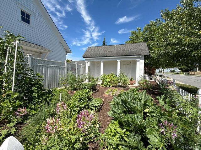 17 Cropsey Street 1D, Warwick, NY 10990