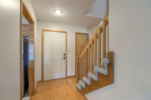 4964 W 60th Terrace, Mission, KS 66205