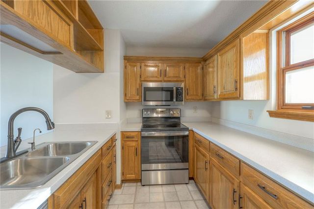 4964 W 60th Terrace, Mission, KS 66205