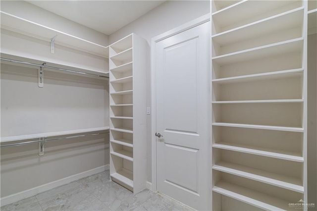 1574 Lion Lake Drive, Progreso Lakes, TX 78596