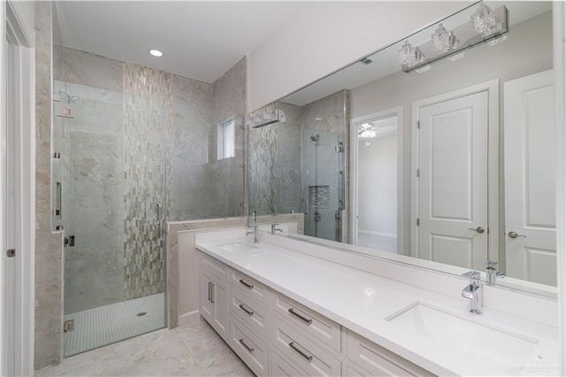 1574 Lion Lake Drive, Progreso Lakes, TX 78596