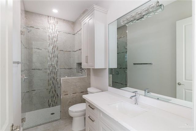 1574 Lion Lake Drive, Progreso Lakes, TX 78596