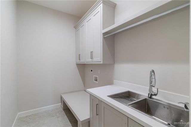 1574 Lion Lake Drive, Progreso Lakes, TX 78596