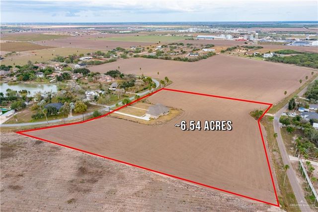 1574 Lion Lake Drive, Progreso Lakes, TX 78596