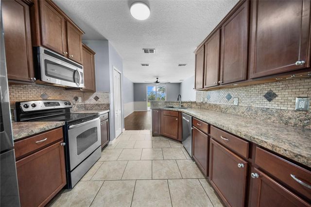 161 PRAIRIE FALCON DRIVE, Groveland, FL 34736