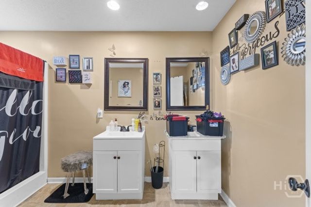52 S Parkwood Drive, Savannah, GA 31404